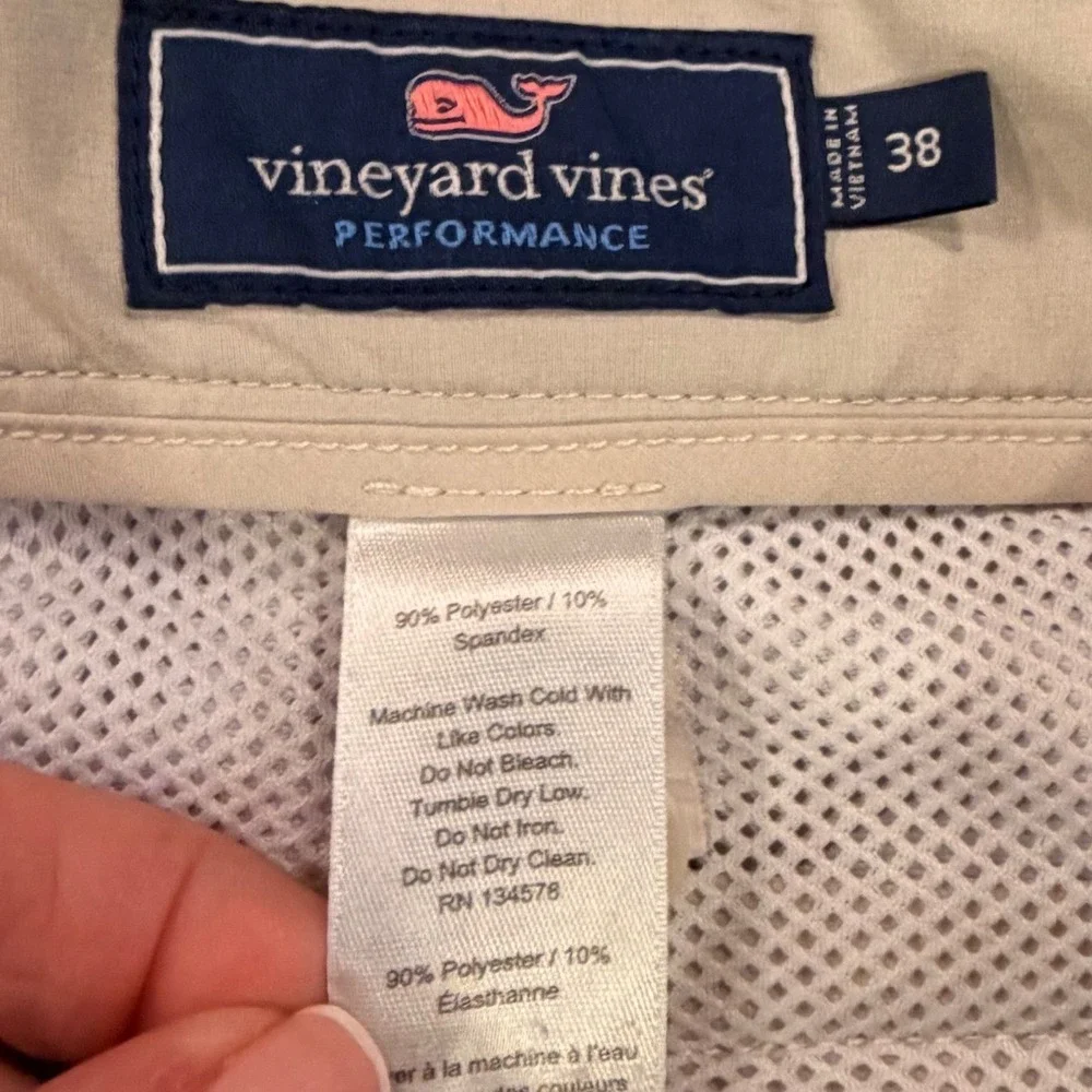 Vineyard Vines Performance Breaker Shorts Mens 38 Khaki Stretch Golf 9 Inseam